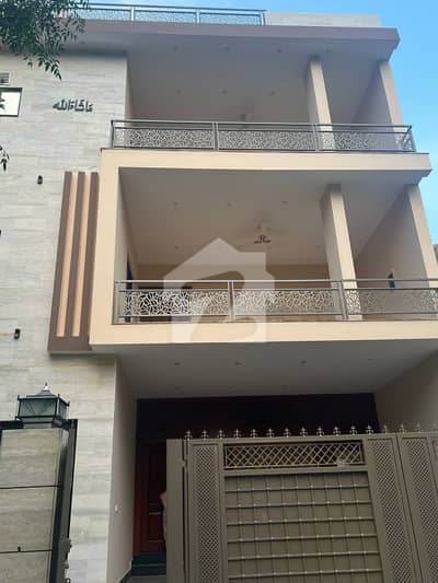 10 Marla Brand New 2 Portions for Rent in Gulberg 3, Gulberg | Ideal for family 10 Marla Brand New 2 Portions for Rent in Gulberg 3, Gulberg | Ideal for family