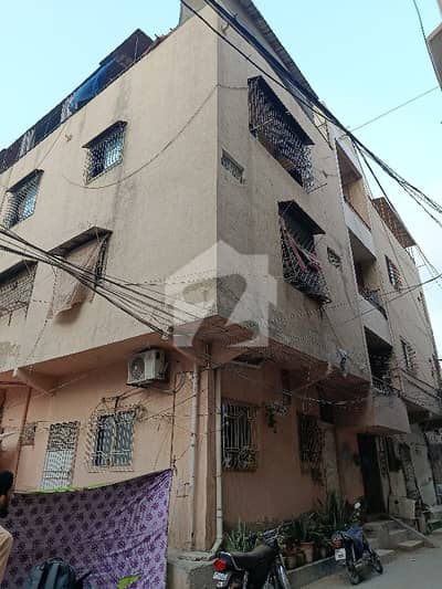 شریف آباد لیاقت آباد,کراچی میں 4 کمروں کا 6 مرلہ بالائی پورشن 1.25 کروڑ میں برائے فروخت۔