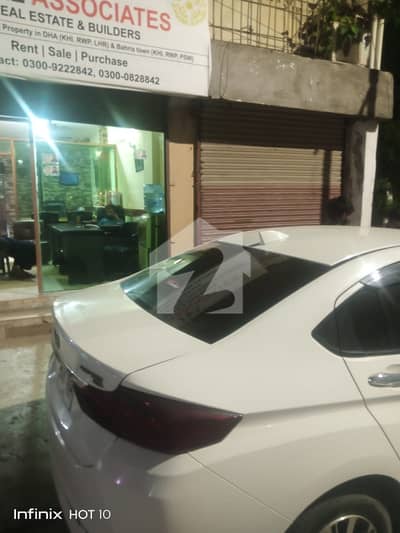 Prime Location Badar Commercial Area Shop Sized 400 Square Feet Is Available