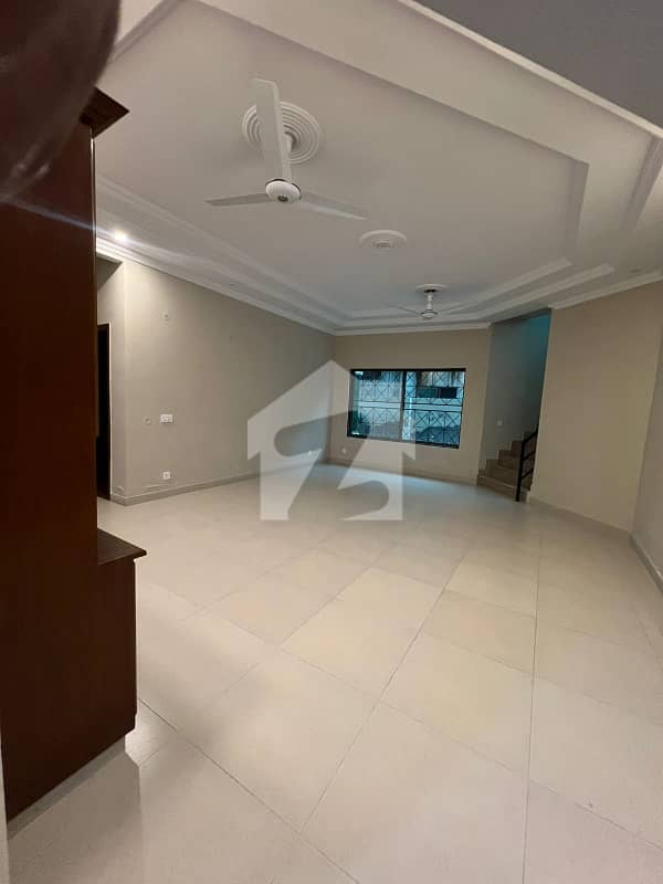 1 Kanal House For Rent In Gulberg III 5Bed 1 Kanal House For Rent In Gulberg III 5Bed