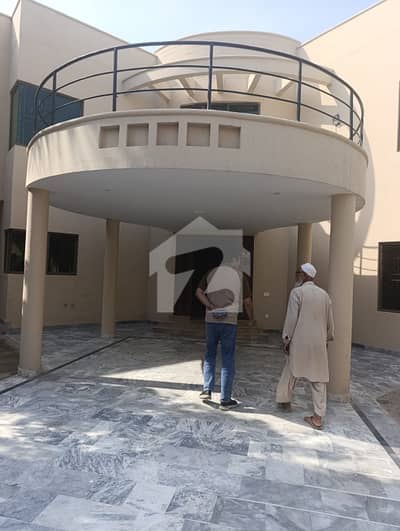 گلبرگ 3 گلبرگ,لاہور میں 5 کمروں کا 1 کنال مکان 4.0 لاکھ میں کرایہ پر دستیاب ہے۔