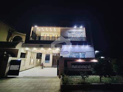 10 MARLA BRAND NEW LUXURY DESIGNER HOUSE FOR SALE PROPER DOUBLE UNIT DOUBLE STORY VERY GOOD MOST PRIME LOCATION NEAR TO ALL FACILITIES AVAILABLE