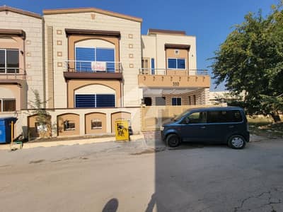 9 MARLA BRAND NEW HOUSE FOR SALE 290 DM Bahria Town Phase 8 Safari Valley