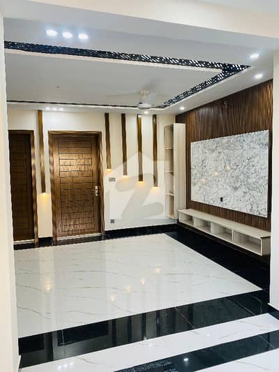 5 MARLA BRAND NEW LUXURY DESIGNER BEAUTIFUL FULL HOUSE AVAILABLE FOR SALE VERY GOOD MOST PRIME LOCATION 5 MARLA BRAND NEW LUXURY DESIGNER BEAUTIFUL FULL HOUSE AVAILABLE FOR SALE VERY GOOD MOST PRIME LOCATION