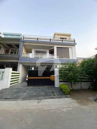 Reasonably-Priced Prime Location 10 Marla House In Park View City - Topaz Block, Lahore Is Available As Of Now