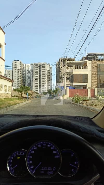 400 Sq Yards Leased Plot For Sale