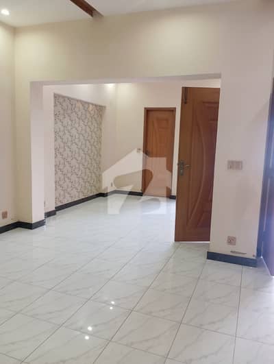 1 Kanal Upper Portion Very Hot Location For Rent