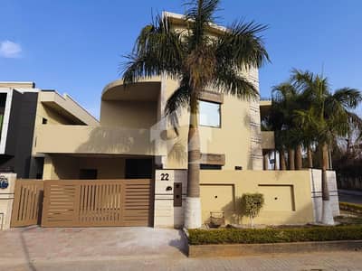 Corner House Prime Location Near To Masjid Near To APS School