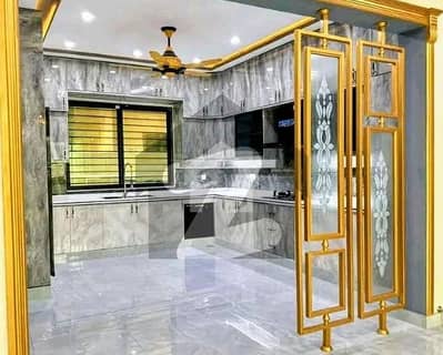10 Marla Luxury Upper Portion Available For Rent