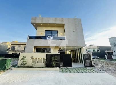 8 Marla Luxury Mezzanine House Available For Sale 8 Marla Luxury Mezzanine House Available For Sale
