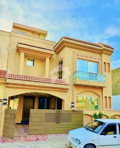 7 Marla House Available For Sale 7 Marla House Available For Sale