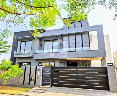 10 Marla Luxury House Available For Rent