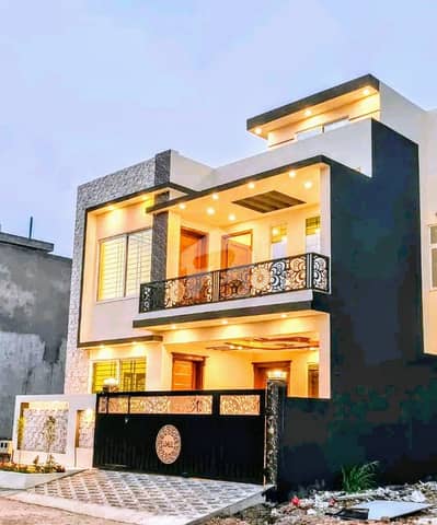 7 Marla Luxurious House Available For Rent