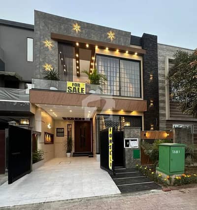 5 Marla Owner Build Modern Designer House For Sale with Owner Meeting