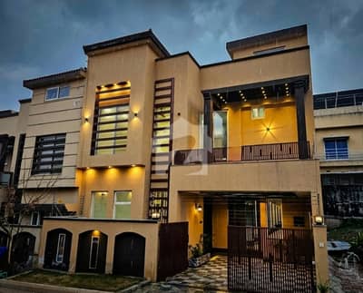 7 Marla Park Face House Available For Sale