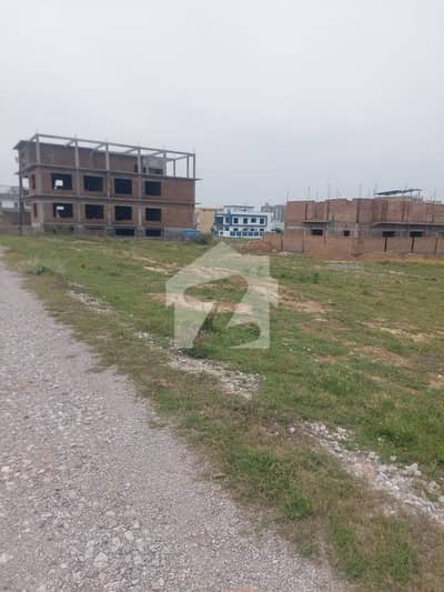 یونیورسٹی ٹاؤن اسلام آباد میں 1 کنال رہائشی پلاٹ 1.3 کروڑ میں برائے فروخت۔