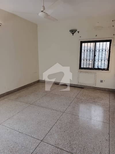 URGENT SALE: Prime 3-Bedroom Seaview Apartment (SV4)