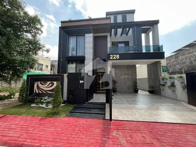 10 Marla House For Rent In Quad Block