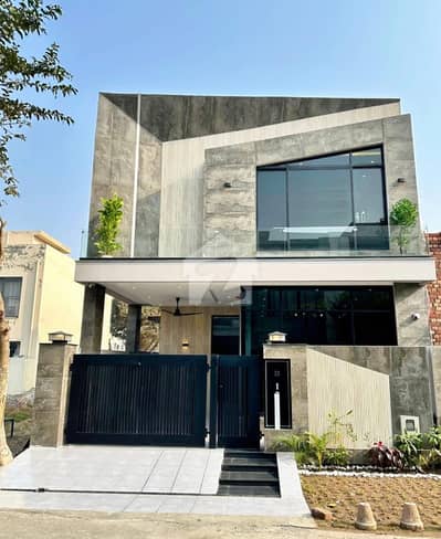 Full Furnish 5 Marla Home For Rent - Perfect Family Abode!"