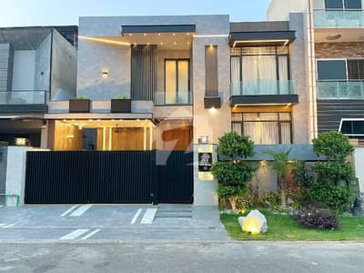 Royal orchard Multan   fully furnished 10 Marla house available for sale top location Resonable price