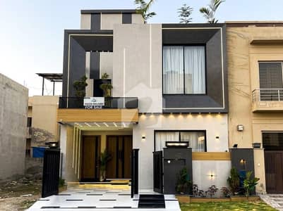 5 Marla Ultra Luxury Modern House For Sale In Bahria Town Lahore Prime Location.