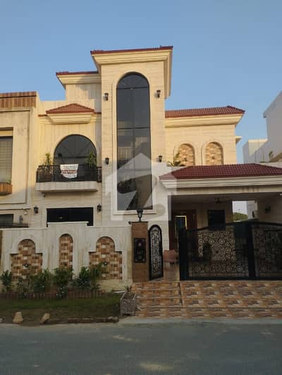 ڈی ایچ اے 11 رہبر سیکٹر 1 - بلاک ڈی ڈی ایچ اے 11 رہبر سیکٹر 1,ڈی ایچ اے 11 رہبر,لاہور میں 4 کمروں کا 10 مرلہ مکان 4.8 کروڑ میں برائے فروخت۔