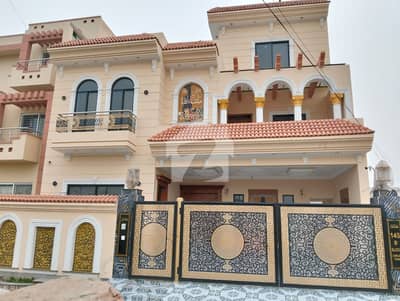 Prime Location 10 Marla House Is Available For Sale In Jubilee town