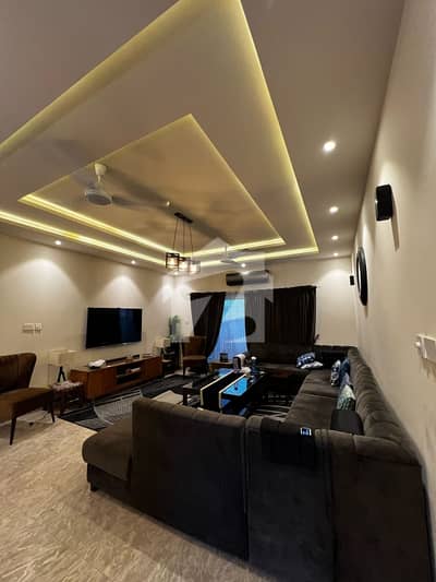 ٹاپ سٹی 1 اسلام آباد میں 8 کمروں کا 1 کنال مکان 10.0 کروڑ میں برائے فروخت۔