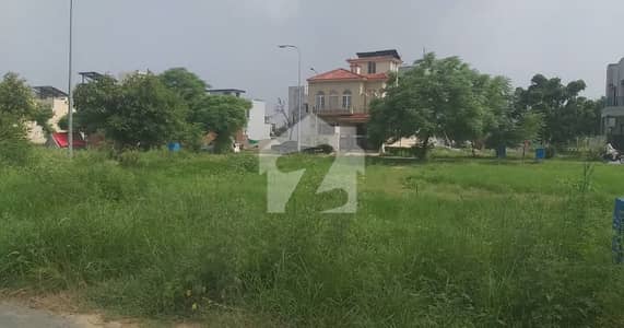 ڈی ایچ اے فیز 8 - بلاک زیڈ 5 ڈی ایچ اے فیز 8,ڈی ایچ اے ڈیفینس,لاہور میں 5 مرلہ رہائشی پلاٹ 72.0 لاکھ میں برائے فروخت۔ ڈی ایچ اے فیز 8 - بلاک زیڈ 5 ڈی ایچ اے فیز 8,ڈی ایچ اے ڈیفینس,لاہور میں 5 مرلہ رہائشی پلاٹ 72.0 لاکھ میں برائے فروخت۔
