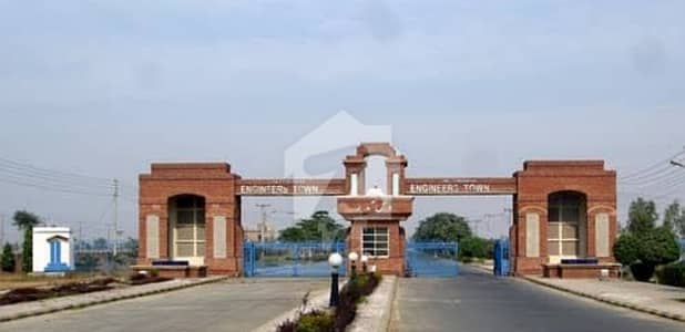 Beautiful House With Modern Design Is Available Beautiful House With Modern Design Is Available