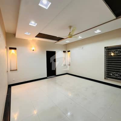 Johar Town 20 Marla Corner Near LDA Office Only 5 Years Use Beautiful House For Sale