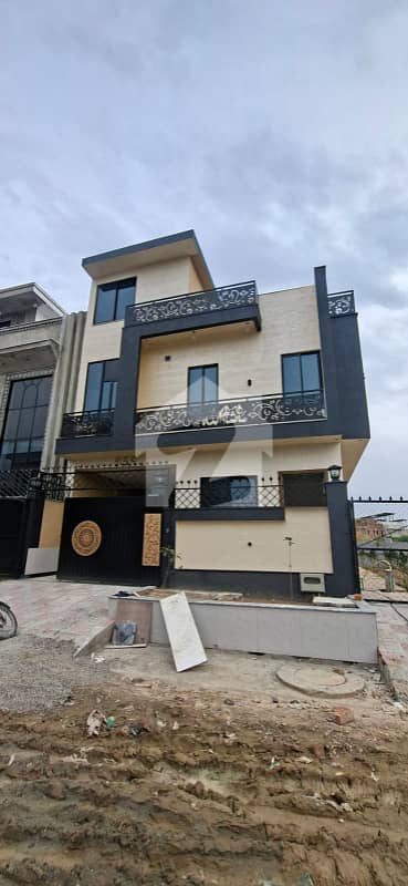 BRAND NEW HOUSE [WITH EXTRA LAND] FOR SALE