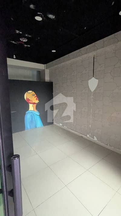 گلبرگ 3 - بلاک بی3 گلبرگ 3,گلبرگ,لاہور میں 2 مرلہ Studio دفتر 70.0 ہزار میں کرایہ پر دستیاب ہے۔