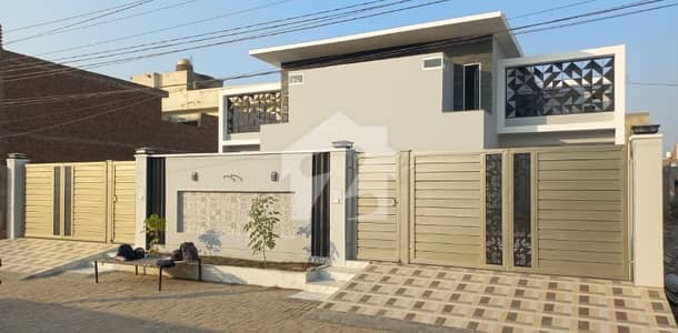 10 MARLA BRAND NEW BANGLOW IN GATED STREET NEAR T CHOK NEW SHALIMAR COLONY MULTAN