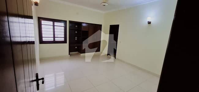 Phase 5 Posh Vicinity Nearest Zamzama Park Architectural Design Compact Bungalow Beautiful Garden Huge Parking 1+4bedrooms Plus Study Room Independent Bungalow