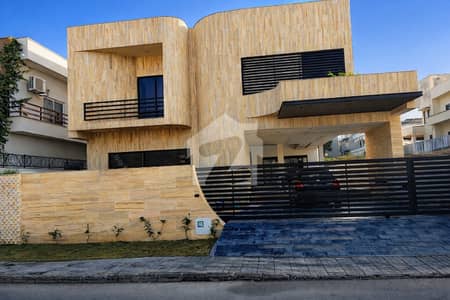 A Private Resort Disguised As A Home 1 Kanal Ultra-Luxury Pool Villa For Sale.