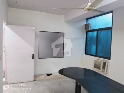 04 MARLA OFFICE 2ND FLOOR WITH LIFT EXCELLENT LOCATION