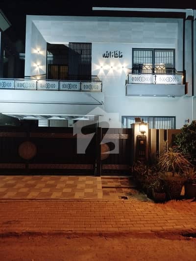 10 Marla Luxury House With Solar System Hot Location For Sale In Bahria Town Lahore