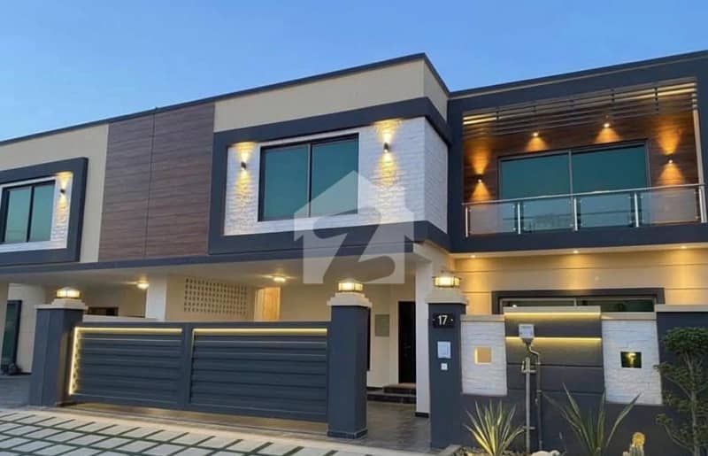 Elegant 5-Bedroom House For Sale In Askari 6 Elegant 5-Bedroom House For Sale In Askari 6