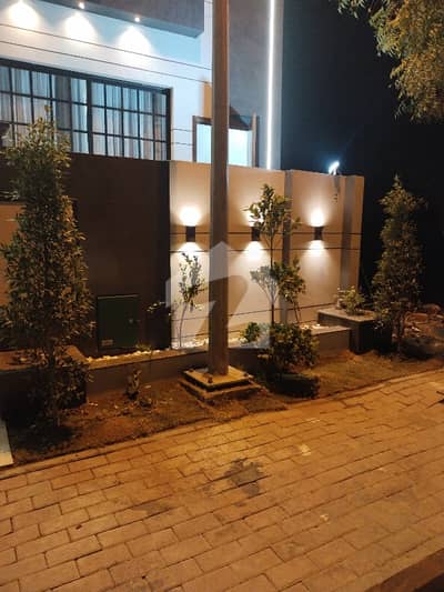 بحریہ ٹاؤن سیکٹر ای بحریہ ٹاؤن,لاہور میں 4 کمروں کا 5 مرلہ مکان 2.3 کروڑ میں برائے فروخت۔