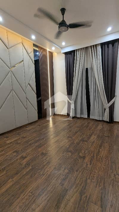 10 Marla Luxury Upper Portion Available For Rent In Bahria Town Lhr - sector c