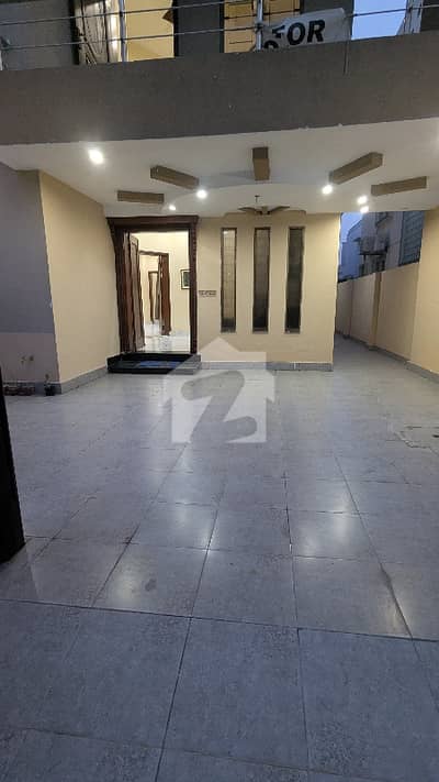 10 Marla Out Class Location Facing Park Semi Furnished House For Sale In Bahria Town Lhr