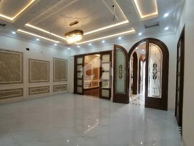 پارک ویو سٹی ۔ تولپ ایکسٹینشن بلاک پارک ویو سٹی,لاہور میں 5 کمروں کا 10 مرلہ مکان 3.8 کروڑ میں برائے فروخت۔