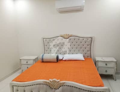 ڈی ایچ اے فیز 8 ڈیفنس (ڈی ایچ اے),لاہور میں 2 کمروں کا 1 کنال بالائی پورشن 90.0 ہزار میں کرایہ پر دستیاب ہے۔