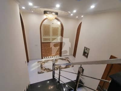 پارک ویو سٹی لاہور میں 5 کمروں کا 10 مرلہ مکان 3.95 کروڑ میں برائے فروخت۔ پارک ویو سٹی لاہور میں 5 کمروں کا 10 مرلہ مکان 3.95 کروڑ میں برائے فروخت۔
