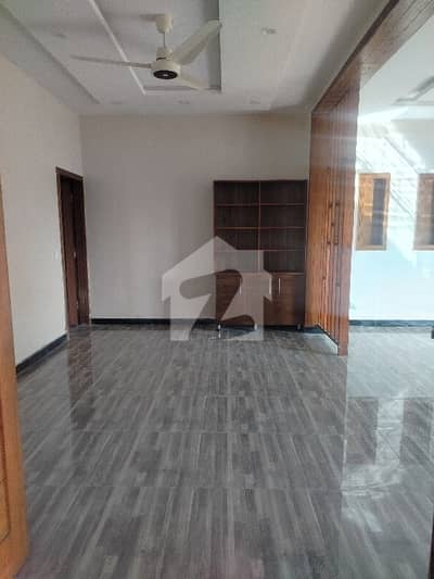 ٹاپ سٹی 1 اسلام آباد میں 6 کمروں کا 1 کنال مکان 2.5 لاکھ میں کرایہ پر دستیاب ہے۔