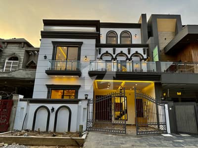 8 Marla Designer Modern House B-17 Multi Gardens (MPCHS, FMC Islamabad)