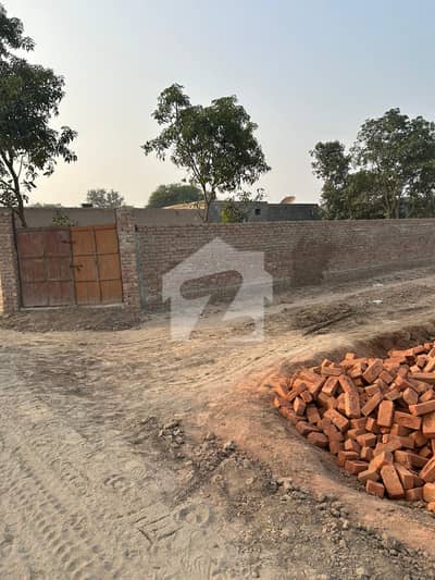 بوسان روڈ ملتان میں 5 مرلہ رہائشی پلاٹ 15.0 لاکھ میں برائے فروخت۔