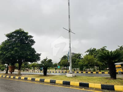 ایم پی سی ایچ ایس ۔ ملٹی گارڈنز بی ۔ 17,اسلام آباد میں 1 کنال رہائشی پلاٹ 3.6 کروڑ میں برائے فروخت۔