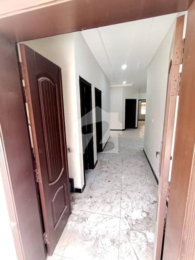 ڈی ایچ اے سیکٹر اے - رچنا ولاز ڈی ایچ اے سیکٹر اے,ڈی ایچ اے ڈیفینس,گوجرانوالہ میں 5 کمروں کا 10 مرلہ مکان 85.0 ہزار میں کرایہ پر دستیاب ہے۔ ڈی ایچ اے سیکٹر اے - رچنا ولاز ڈی ایچ اے سیکٹر اے,ڈی ایچ اے ڈیفینس,گوجرانوالہ میں 5 کمروں کا 10 مرلہ مکان 85.0 ہزار میں کرایہ پر دستیاب ہے۔